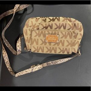 Michael kors clutch bag